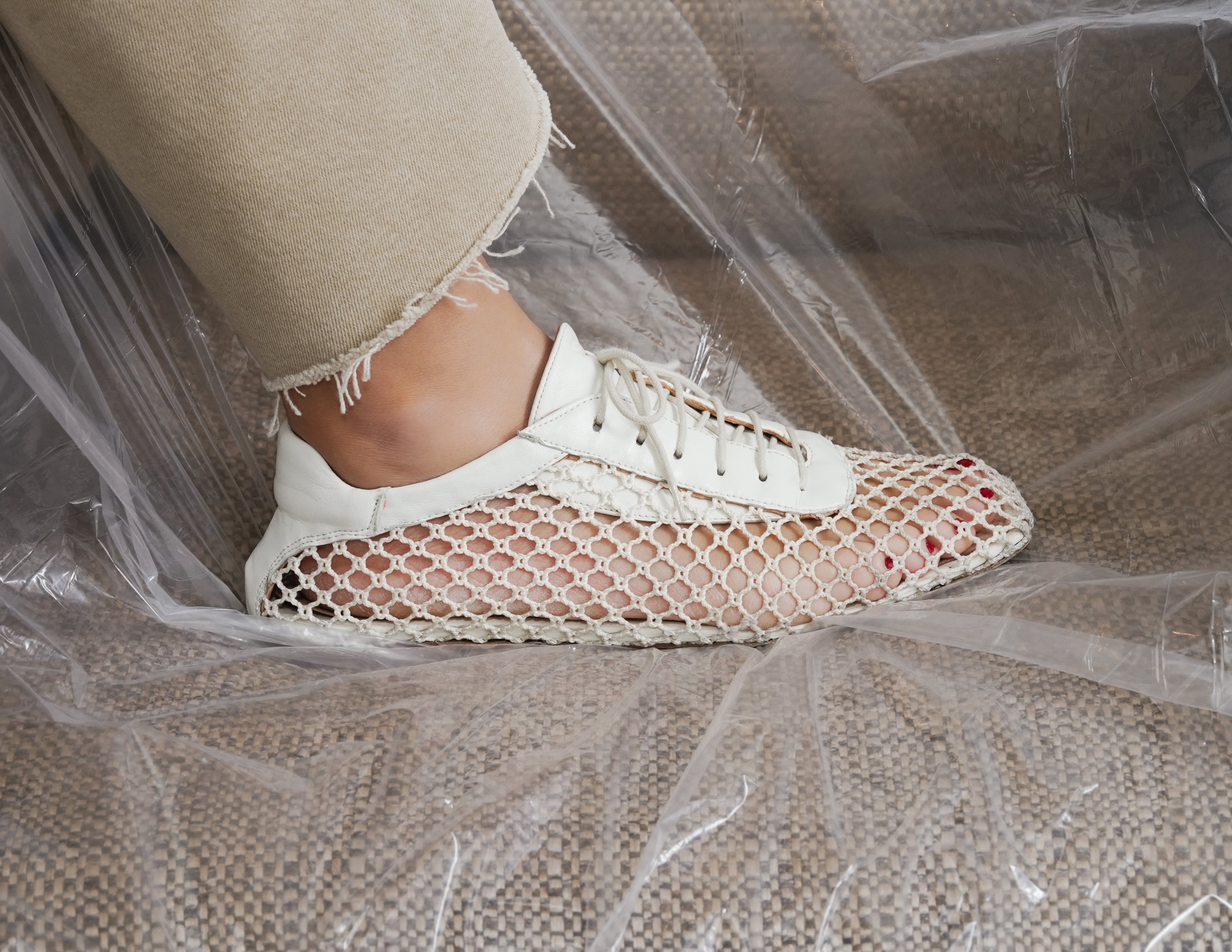 Antonia Off White Mesh Oxford – Andrea Gomez