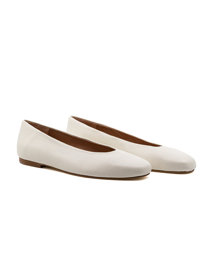 Dalia Off White Leather Ballerina