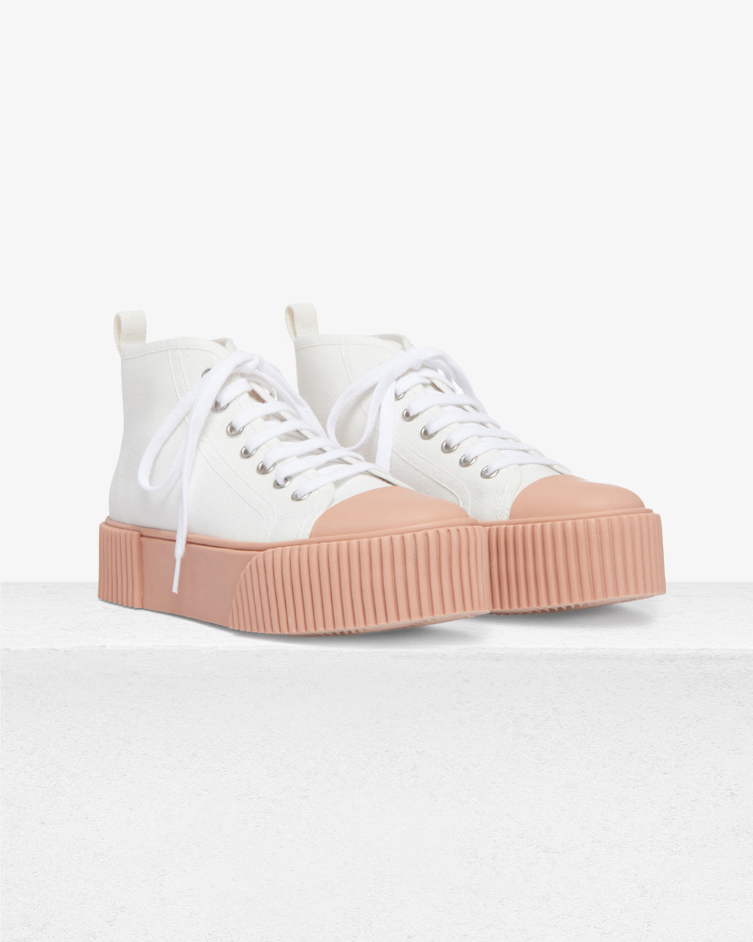 Olivia Frost Sneaker